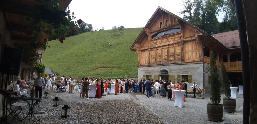 DJ mariage à Annecy – ambiance élégante à la Ferme de Gy en Haute-Savoie