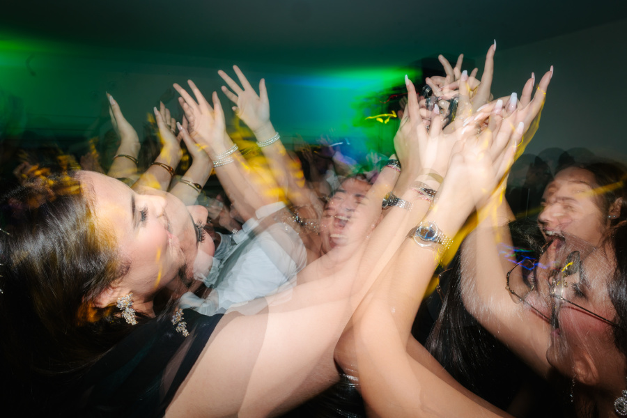 Ambiance de soirée privée et anniversaire avec DJ en Rhône-Alpes